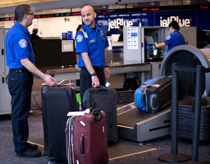 TSA workers image from the internet